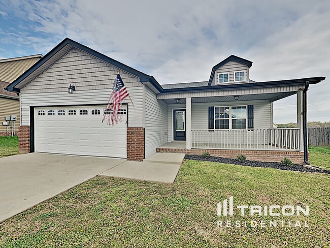 1037 Dwight Eisenhower Way in Clarksville, TN - Building Photo - Building Photo
