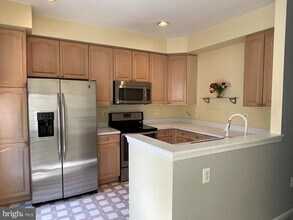 12914 Titania Way in Woodbridge, VA - Building Photo - Building Photo