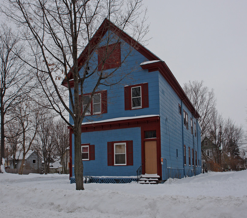 233 Glenwood Ave in Rochester, NY - Building Photo