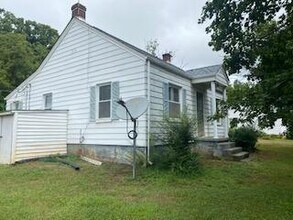 483 Virgil H Goode Hwy in Bassett, VA - Building Photo - Building Photo