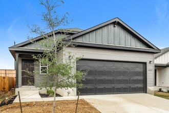 10207 Monte Carmel Pl in Converse, TX - Building Photo - Building Photo