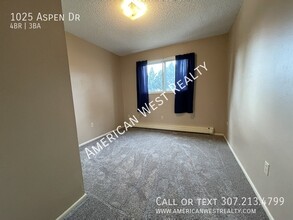 1025 Aspen Dr in Cody, WY - Building Photo - Building Photo