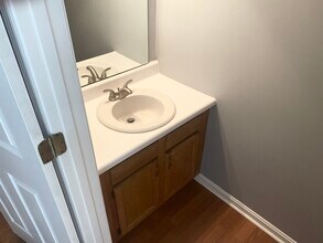 202 Meadowview Dr in Canonsburg, PA - Building Photo - Building Photo