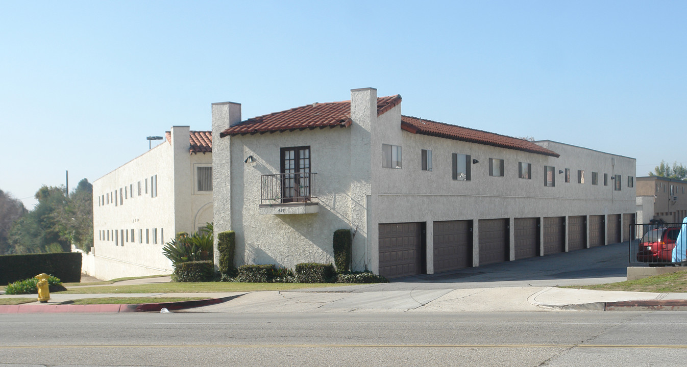 Casa De Tenis in Covina, CA - Building Photo