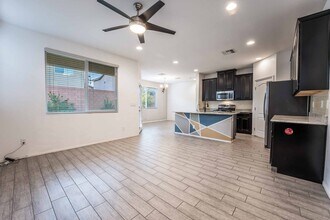 10750 Yarmouth Bay Ct in Las Vegas, NV - Building Photo - Building Photo