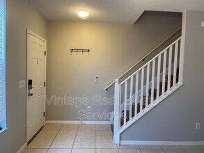 6309 Osprey Lake Cir in Riverview, FL - Building Photo - Building Photo