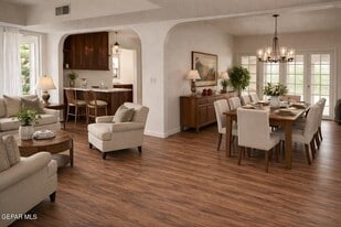 320 Arboles Dr in El Paso, TX - Building Photo