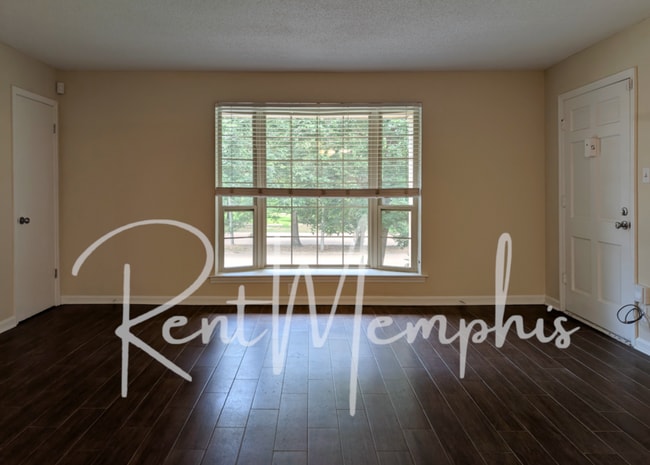 358 E Pkwy N in Memphis, TN - Building Photo - Building Photo