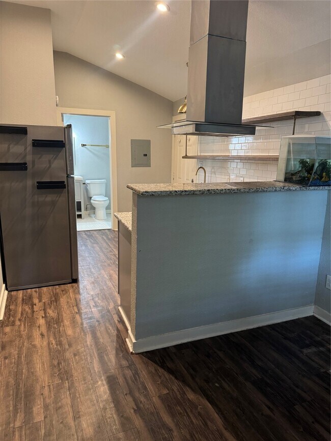 4630 Woodside St in Houston, TX - Building Photo - Building Photo