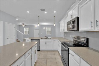 11048 Suspense Dr in Winter Garden, FL - Building Photo - Building Photo