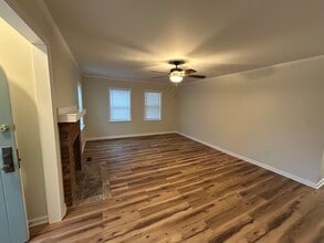 438 N Cypress St, Unit A in Florence, AL - Foto de edificio - Building Photo