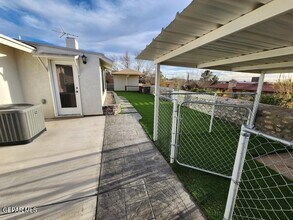 201 Vista Rio Cir in El Paso, TX - Building Photo - Building Photo