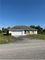 216 Chicago Way NE in Lake Placid, FL - Building Photo