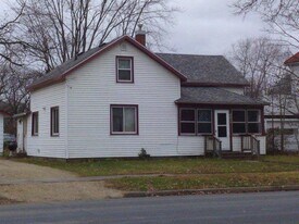 1107 2nd St W in Menomonie, WI - Building Photo