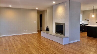 1229 Menlo Dr in Davis, CA - Building Photo - Building Photo