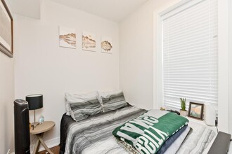 2045 N Wolcott Ave in Chicago, IL - Building Photo - Building Photo