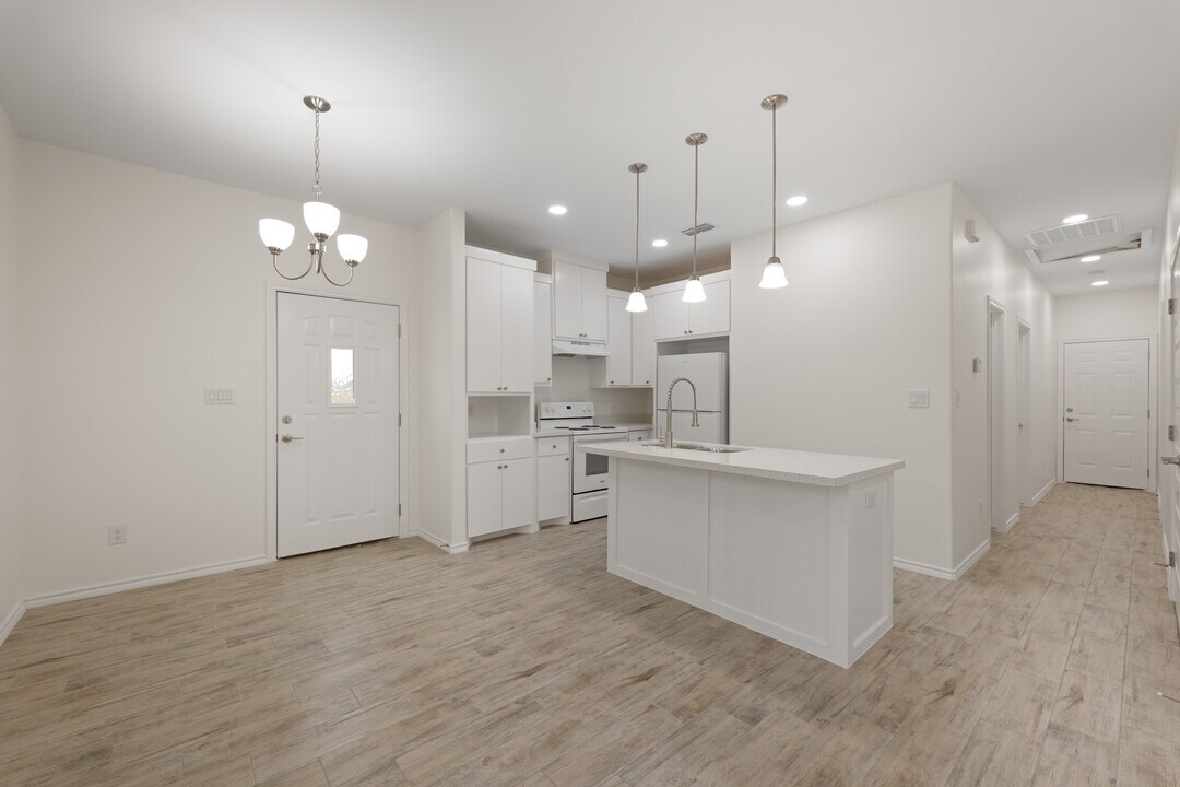 2328 Summit Rd in La Feria, TX - Building Photo