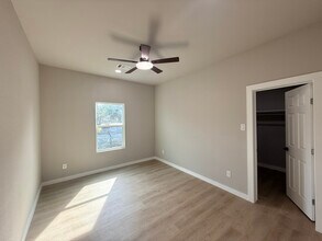 7909 Ford St, Unit 1 in Houston, TX - Foto de edificio - Building Photo