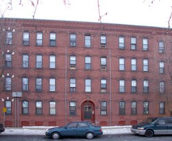 586 S Summer St Apartamentos