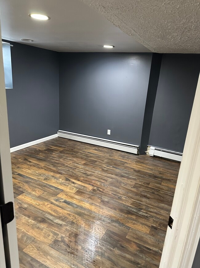 522 Bayport Ave, Unit Apartment in Bayport, NY - Building Photo - Building Photo