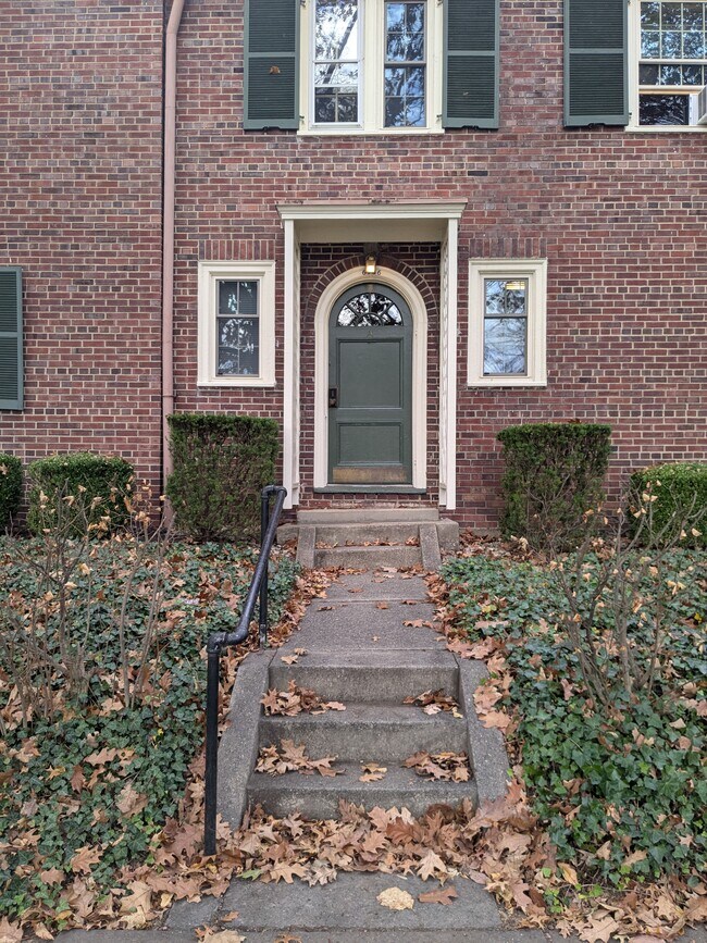 6786 Chestnut St in Cincinnati, OH - Building Photo - Building Photo