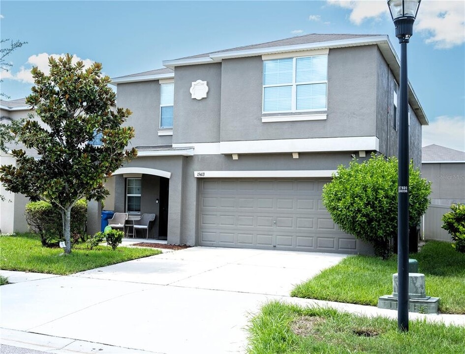 15413 Dark Star Ln in Ruskin, FL - Building Photo