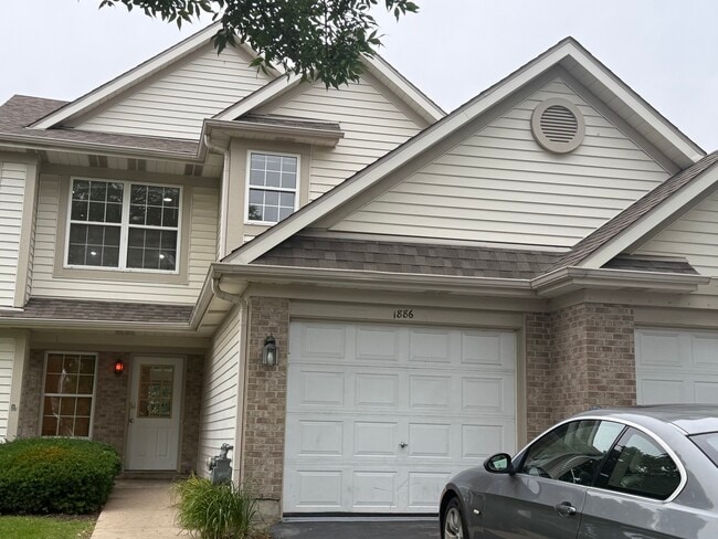 1886 Grove Ave in Schaumburg, IL - Foto de edificio - Building Photo