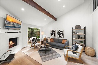 12628 Newport Ave in Tustin, CA - Foto de edificio - Building Photo