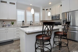 8064 S 650 E in Sandy, UT - Building Photo - Building Photo