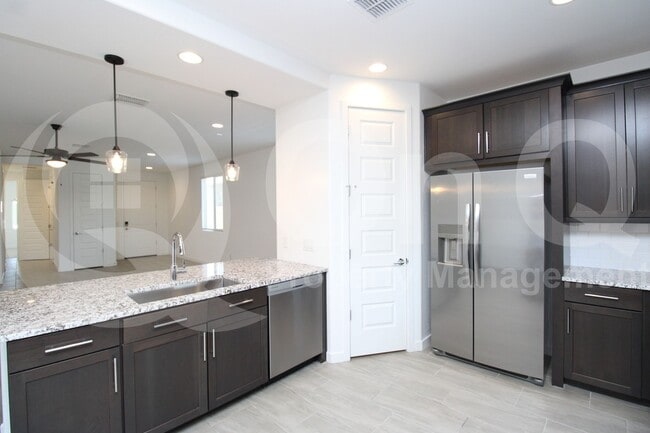 18775 W Canterbury Dr in Surprise, AZ - Building Photo - Building Photo