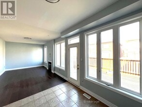 23 Grayleaf Dr in Whitchurch-Stouffville, ON - Building Photo - Building Photo