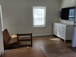 10458 Brooke Ave in Los Angeles, CA - Building Photo - Building Photo