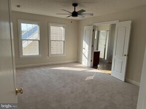 7267 Sallie Collins Dr in Ruther Glen, VA - Foto de edificio - Building Photo