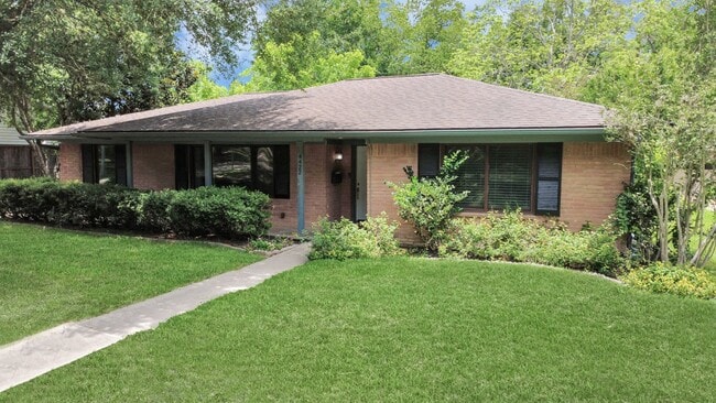 4422 Nenana Dr