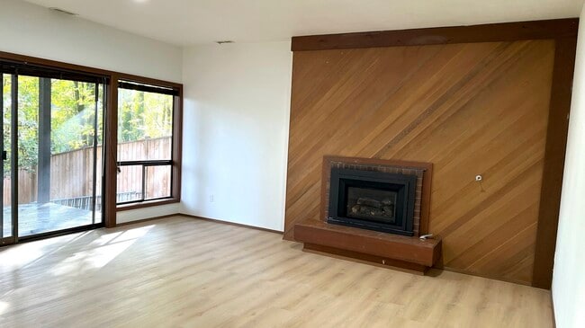4630 142nd Pl SE in Bellevue, WA - Building Photo - Building Photo