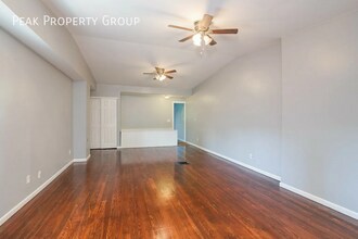 2323 Flora St in Cincinnati, OH - Building Photo - Building Photo