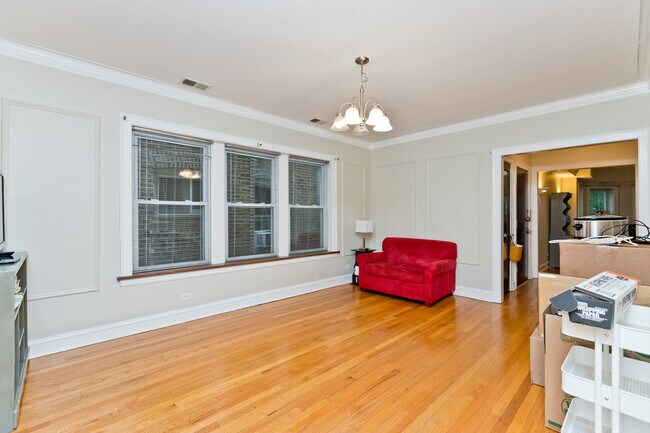 2114 W Arthur Ave in Chicago, IL - Building Photo - Building Photo