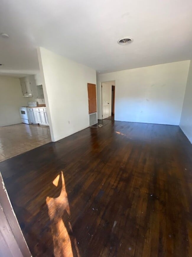 521 S Montgomery Ave in DeLand, FL - Building Photo - Building Photo