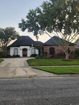 37313 Mindy Wy Ave in Prairieville, LA - Building Photo