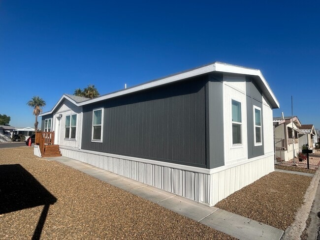 2627 S Lamb Blvd in Las Vegas, NV - Building Photo - Building Photo