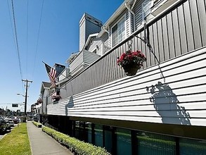 Northpark Village Apartments in Seattle, WA - Building Photo - Building Photo