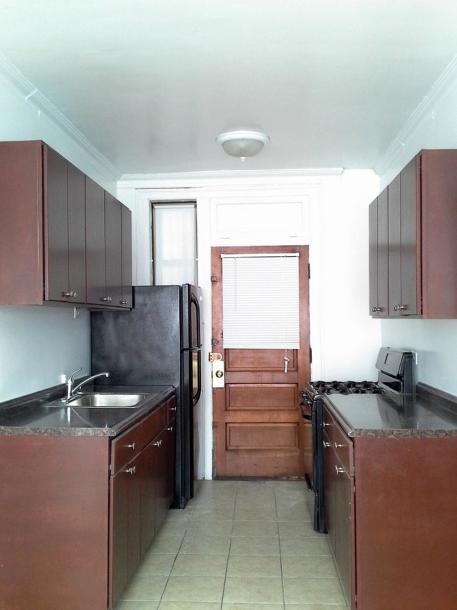 Astoria Properties in Chicago, IL - Foto de edificio - Building Photo