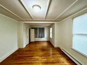 52 S Chestnut St in Augusta, ME - Building Photo - Building Photo
