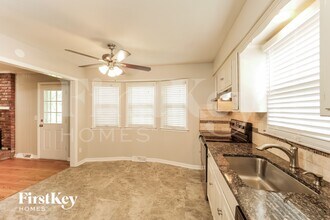 10328 Horton St in Overland Park, KS - Foto de edificio - Building Photo