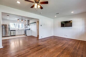8728 Glencrest Ln in Dallas, TX - Building Photo - Building Photo