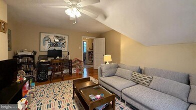 100 S Bethlehem Pike in Ambler, PA - Building Photo - Building Photo