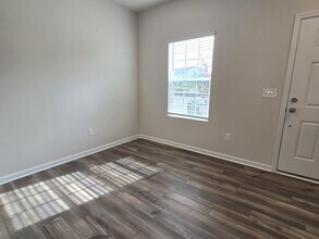 3156 Fall Hills Dr in Winston-Salem, NC - Building Photo - Building Photo