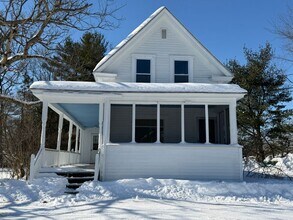 66 Chestnut Hill Rd in Rochester, NH - Building Photo - Building Photo