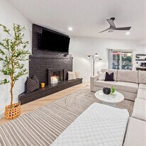5921 E Thunderbird Rd in Scottsdale, AZ - Building Photo