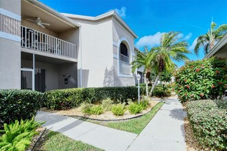 9621 Castle Point Dr in Sarasota, FL - Building Photo - Building Photo